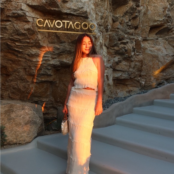 Commense Dresses & Skirts - Commense Cream Midi Dress